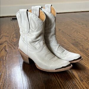 Women's Western Boots in Cream